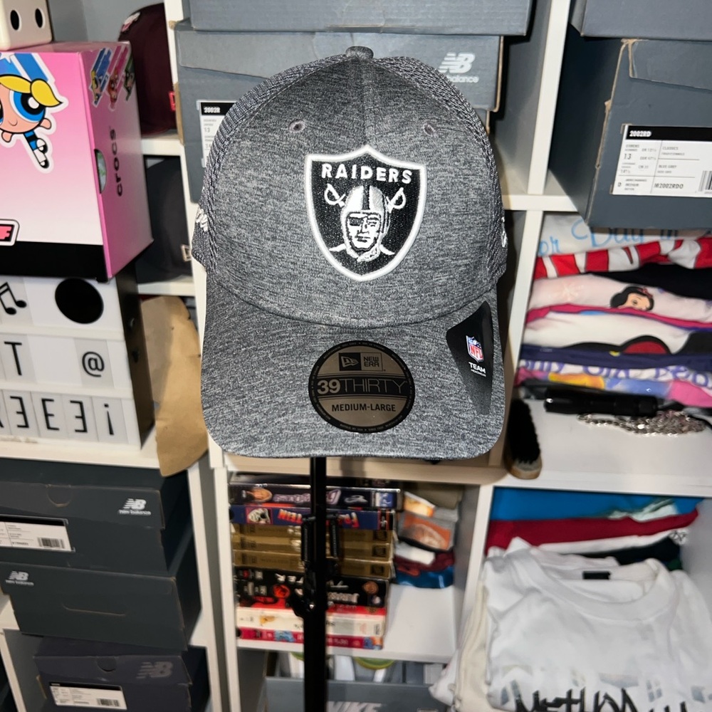 New Era Gray Raiders 39THIRTY Stretch Fit Cap
